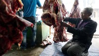 Hari ini harga daging berada di kisaran Rp 130.000/kg.