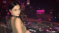 Demi Rose juga meniti karier di dunia musik dengan menjadi DJ. (Dok. Insatgram/demirosemawby)