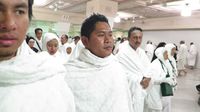 Guru Honorer yang Gemar Tolong Orang Jompo ini Dapat Berkah Umrah