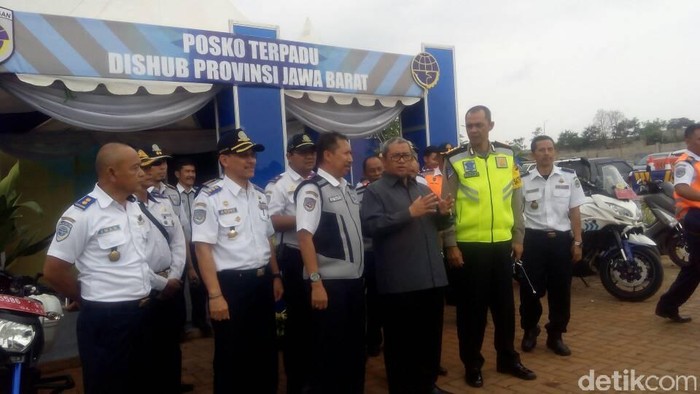 Gubernur Aher Klaim Mudik 2017 di Jabar Berjalan Lancar