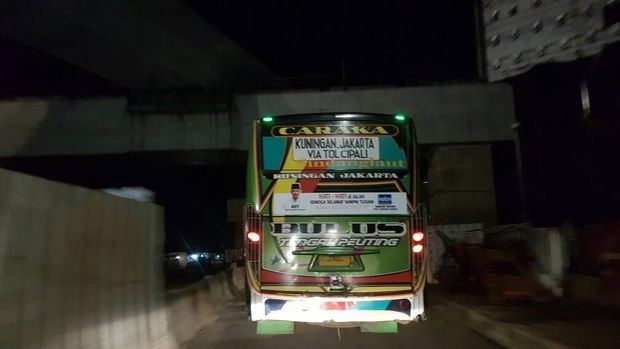Kader PD Pasang Foto Agus Yudhoyono di Bus-bus Pemudik, untuk Apa?