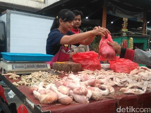 H-2 Lebaran, Harga Ayam Potong dan Bawang Merah di Bandung Melambung