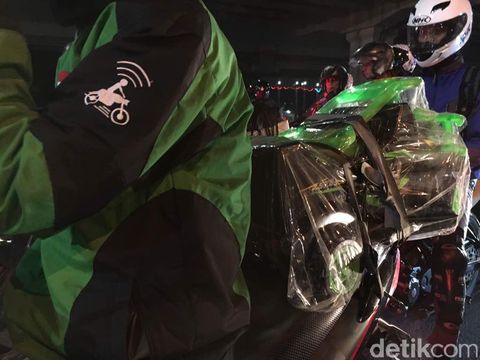  Pemudik bermotor di Pangkalan Jati, Kalimalang, Kamis (22/6/2017)