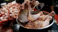 Jelang lebaran permintaan ayam potong meningkat drastis.