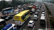 Tol Cawang Arah Cikampek Macet Tol Cawang Arah Cikampek Macet