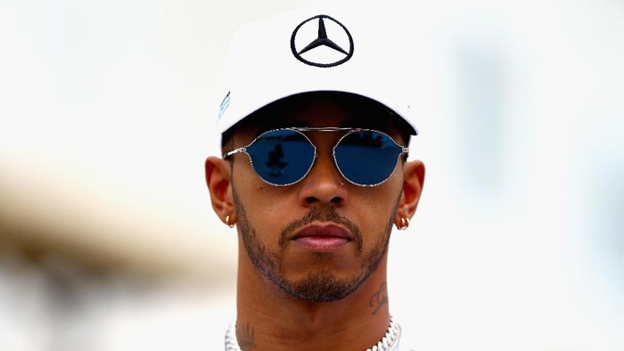 Hamilton Ingin Mercedes Lebih Konsisten seperti Ferrari