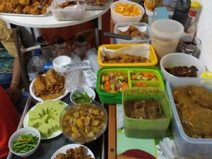 Ramadan di Spanyol: Masjid di Balik Bar hingga Bukber Potluck