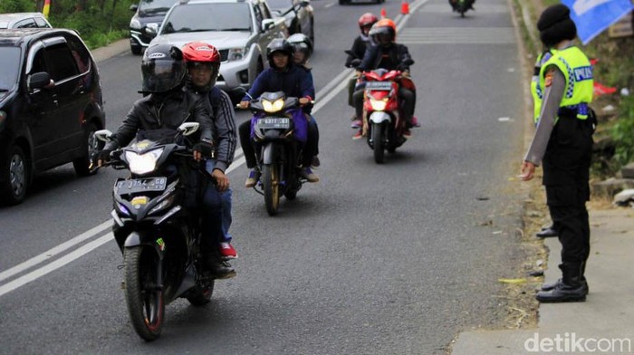 Diberlakukan Satu Arah, Nagreg Arah Tasik dan Garut Lancar