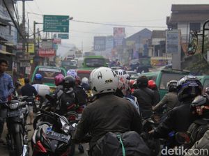 Nagreg Padat, Pemudik Diarahkan Melalui Wado Sumedang