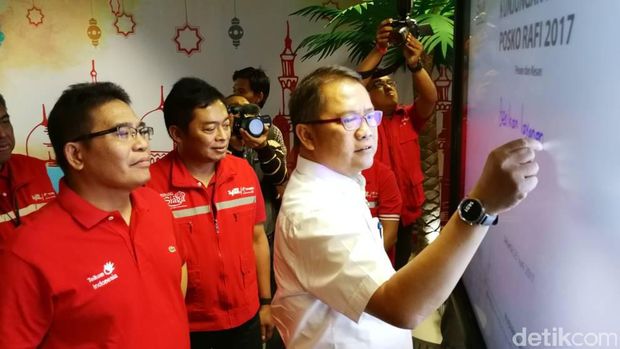 Menkominfo ke Dirut Telkomsel: Karyawan Dikasih Bonus, Dong
