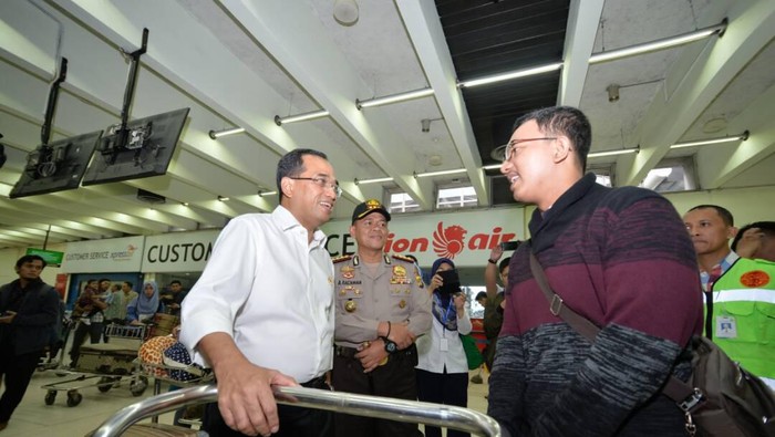 Menhub Pantau Arus Mudik di Bandara Soekarno-Hatta