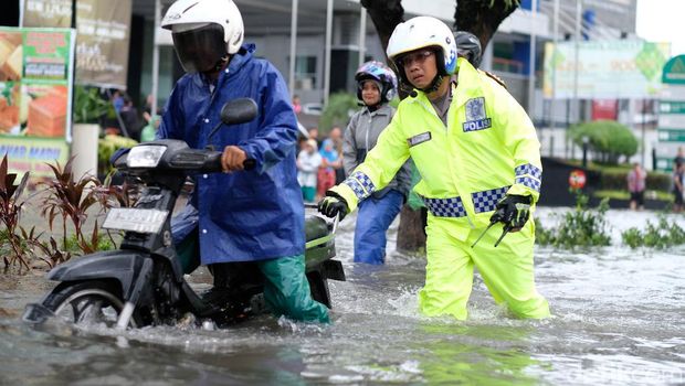 Banjir Pekanbaru, Kapolresta: 8 Mobil Terendam di Basemen Hotel
