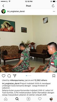 Cerita Prajurit TNI Salat di Depan Gambar Yesus