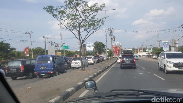 Arus Mudik, Polisi Berlakukan Contraflow di Macet Kendal-Semarang