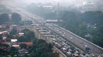 Pemudik Mampet di Tol Jakarta Cikampek