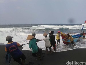 Paceklik Berlalu, Nelayan Pantai Depok Bantul Panen Ikan