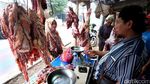 Pedagang Daging Musiman Buka Lapak di Jati Asih