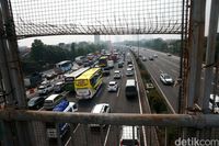 Glodok Sampai Roxy Sepi Pembeli, Trotoar Jakarta Tak Layak