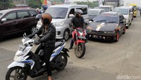 Selain menggunakan jalur alternatif Wado, pemudik yang memiliki tujuan ke Kabupaten Garut dapat menggunakan Jalur Alternatif Cijapati dan Lingkar Kamojang. Pool/Wisma Putra.