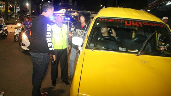 Dirlantas Polda Metro Tegur Peserta Takbir Keliling yang Tak Tertib
