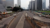  Jalan Sudirman lancar.