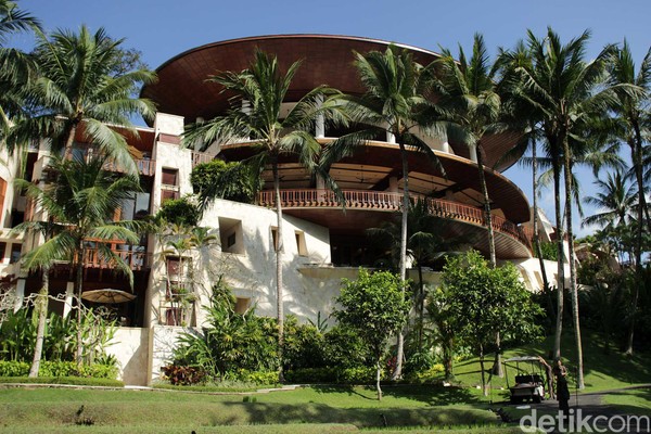 Mengusung konsep alam yang disesuaikan dengan kontur Desa Sayan sebagai lokasinya, Four Seasons Resort Bali at Sayan memiliki 18 jenis kamar suites dan 42 vila dengan total 60 kamar (Randy/detikcom) Mengusung konsep alam yang disesuaikan dengan kontur Desa Sayan sebagai lokasinya, Four Seasons Resort Bali at Sayan memiliki 18 jenis kamar suites dan 42 vila dengan total 60 kamar (Randy/detikcom)