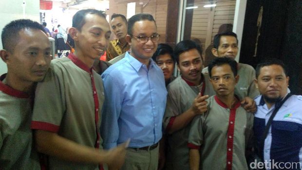Anies Baswedan di Pasar Tanah Abang.