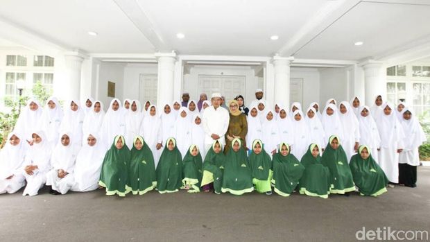 150 Anak Yatim Asal Papua Temui Wapres JK 