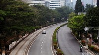 Jalan Rasuna Said, Kuningan, terlihat sepi.