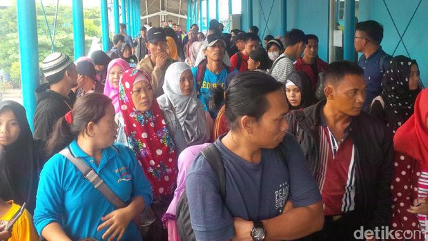Antrean Kendaraan Pemudik di Pelabuhan Merak Sudah Lenggang