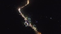Kemacetan ini terjadi akibat meningkatkan volume kendaraan di jalur selatan jawa tersebut.