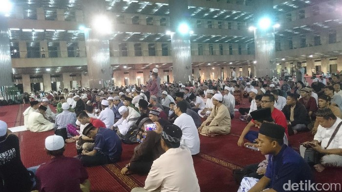 Suasana takbiran di Masjid Istiqlal.