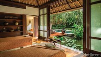 Untuk suites, terbagi lagi menjadi family suite, one bedroom suite, dan one bedroom duplex suite. Sedangkan untuk vila yang lebih privat dan tematik, terbagi jadi River-Front One-Bedroom Vila dan Sayan Vila (dok Four Seasons Resort)
