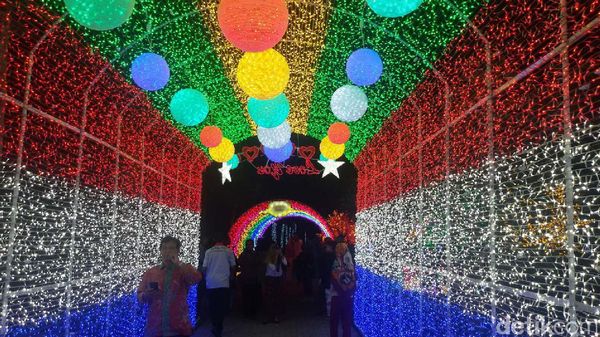 Taman Lampu Sindu Kusuma Edupark Tempat Wisata Baru di Taman Lampu Sindu Kusuma Edupark Tempat Wisata Baru di