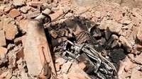 Ledakan menyebabkan sebagian bangunan tempat pria pelaku bom bunuh diri itu hancur. Saudi News Agency/Reuters.