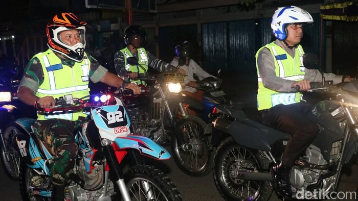 Kapolda Sumsel dan Pangdam Pantau Takbiran di Palembang