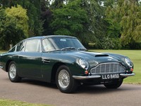 Yuk, Intip Koleksi Mobil Mewah Ratu Elizabeth II
