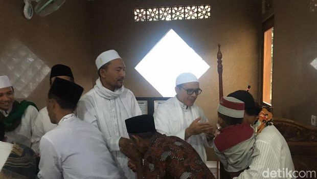 Jadi Khatib Salat Id, Bupati Anas: Lebaran Momen Muliakan Orang Tua