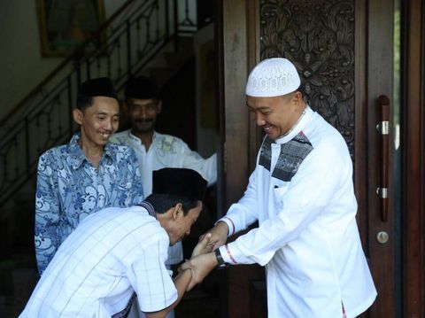 Imam Nahrawi Mudik, Bikin Ketupat Sampai <I>Open House</I>