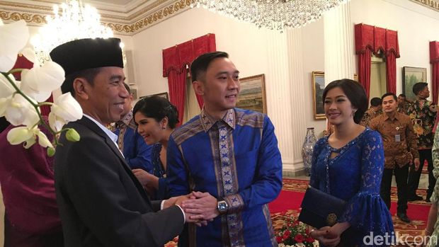 Jokowi Titip Salam Lebaran ke SBY Lewat Agus dan Ibas