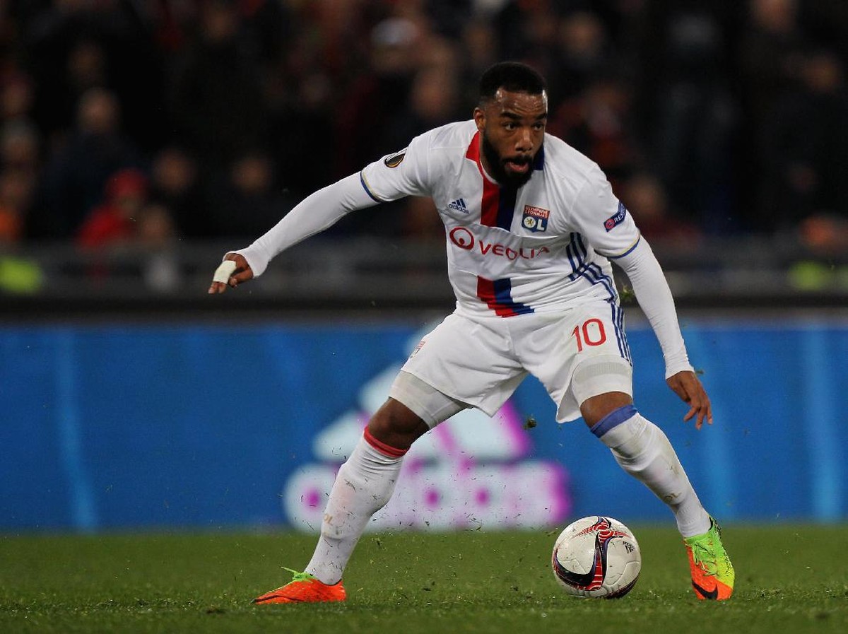 Pemain Lyon, Alexandre Lacazette. (Foto: Paolo Bruno/Getty Images)