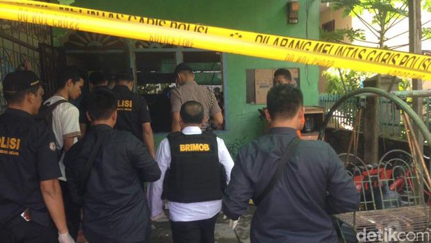 Kapolda Sumut Irjen Rycko Amelza Dahniel tinjau rumah terduga teroris