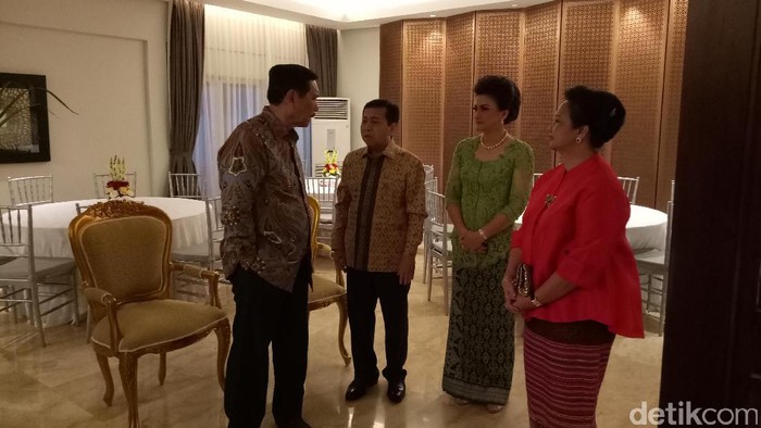 Fahri Hamzah hingga Luhut Hadiri Open House Setya Novanto