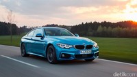 Dilengkapi dengan sudut bodi yang lebih lebar serta sumbu roda yang lebih panjang dari generasi sebelumnya, BMW Seri 4 terbaru membawa siluet rendah khas coupé dengan garis bodi yang sporty dan memanjang. Atap belakang yang rendah, bonnet panjang, kabin penumpang yang diposisikan jauh di belakang dan garis atap yang menyatu dengan indah tampilkan bahasa desain BMW yang utuh dan mengedepankan kepraktisan sehari-hari