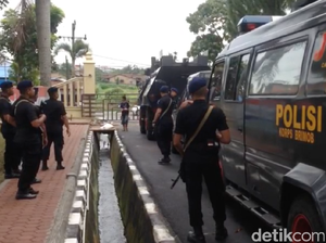 Polisi Temukan Dokumen ISIS di Rumah Pelaku Teror Mapolda Sumut