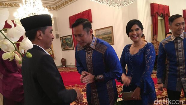 Jokowi Titip Salam Lebaran ke SBY Lewat Agus dan Ibas