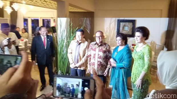 Ketua DPR Setyo Novanto menggelar open house.