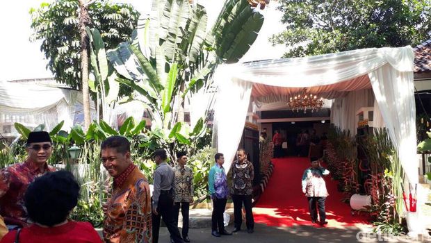 Open house di rumah dinas Menlu Retno.