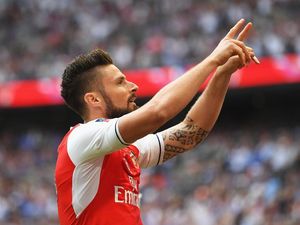 Giroud Didekati Lyon