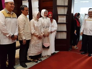 Lebaran, Rumah Dinas Risma Hingga Kapolda Jatim Dibuka untuk Umum